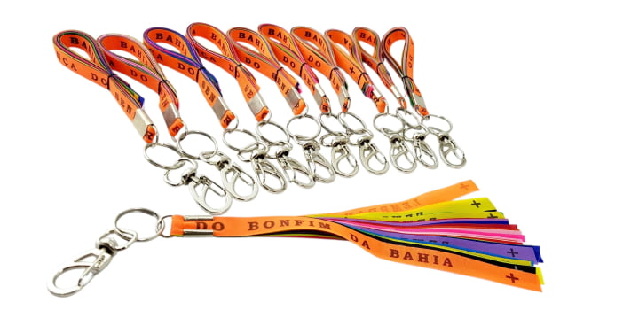 100 CHAVEIROS COM FITINHAS DO BONFIM