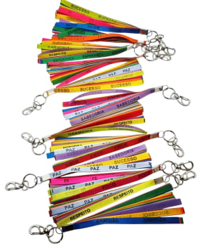 100 chaveiros com palavras de incentivo