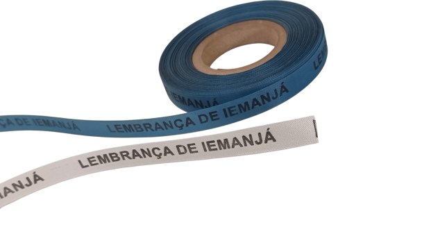 LEMBRANÇA DE IEMANJÁ. 1000 FITAS CORTADAS. CORES: AZUL E BRANCO.