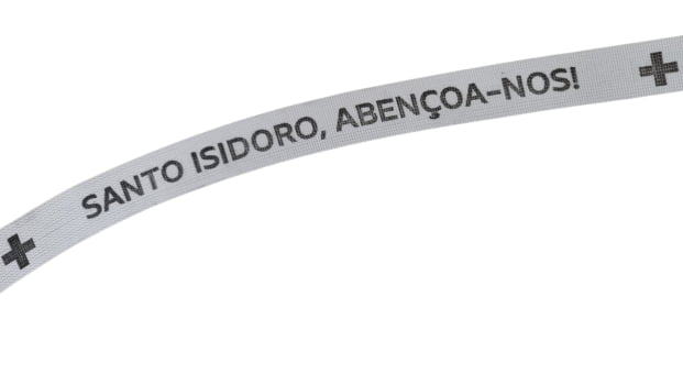 Santo Isidoro, Rogai Por Nós! Santo Isidoro, Abençoa-nos! Santo Isidoro, Protegei-nos! 1000 Fitas Cortadas.